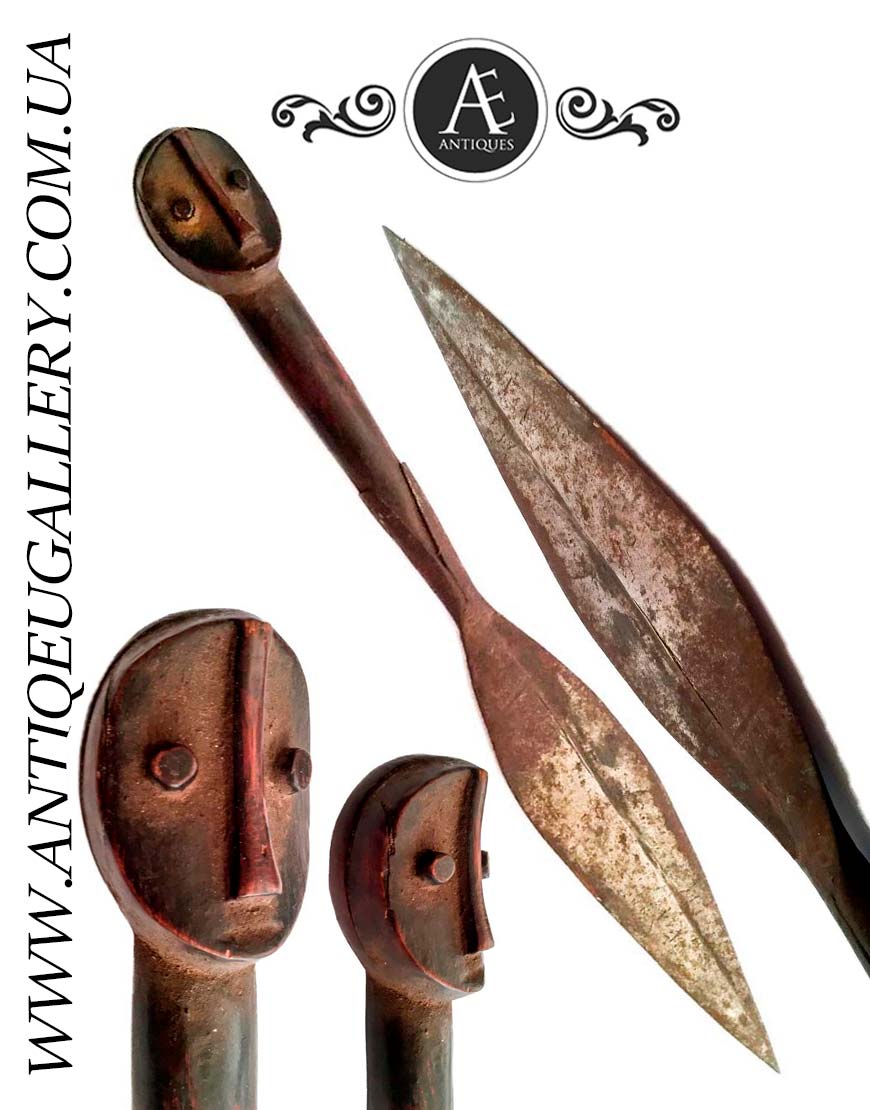 Африканское копье с деревянной рукоятью в виде головы человека