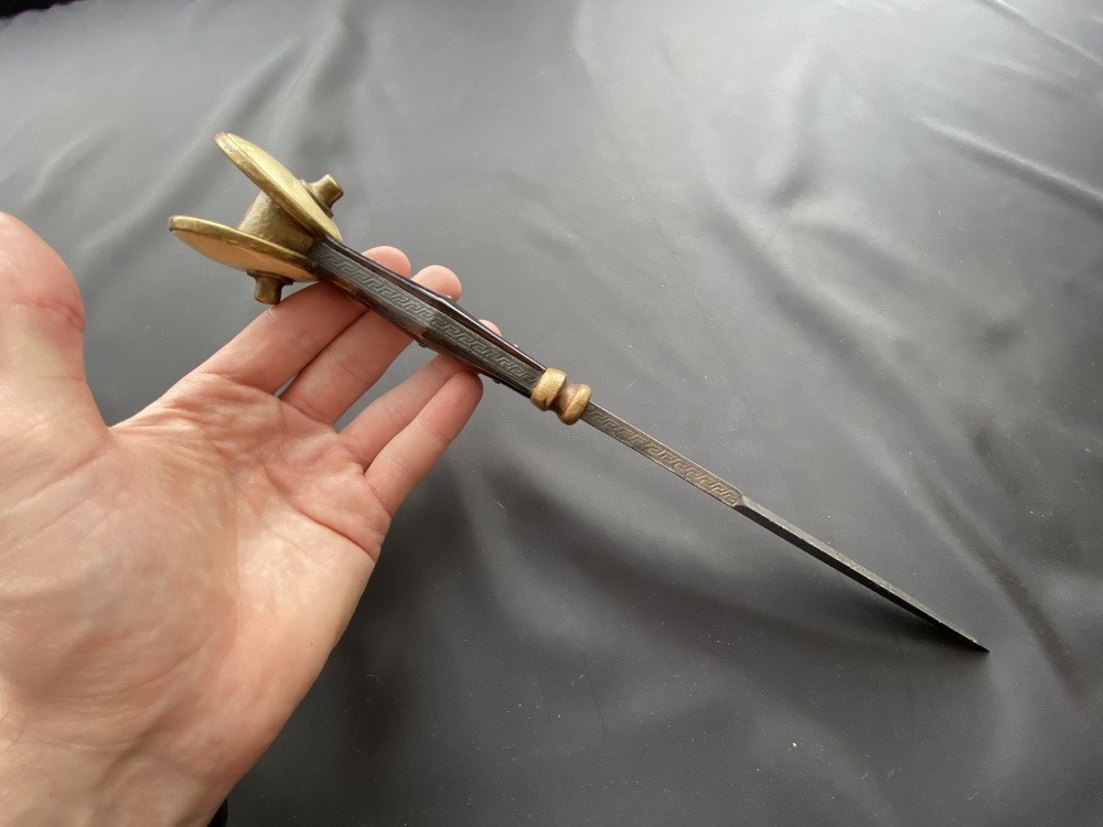 Ушастый кинжал испано-мавританского типа