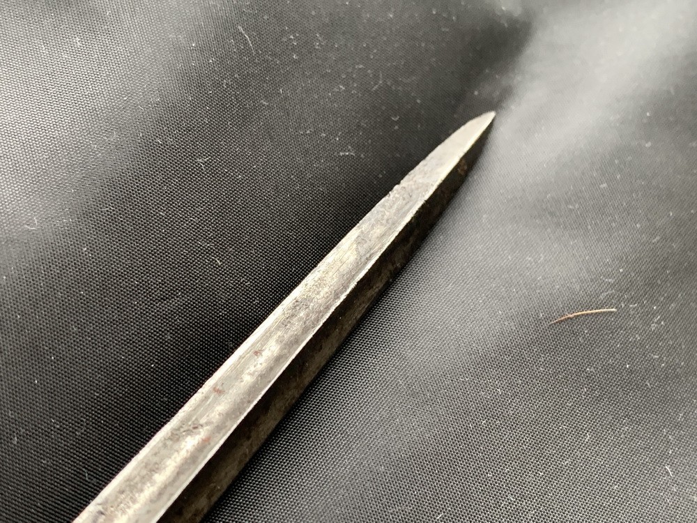 Испанский стилет c крестовиной в виде головы быка