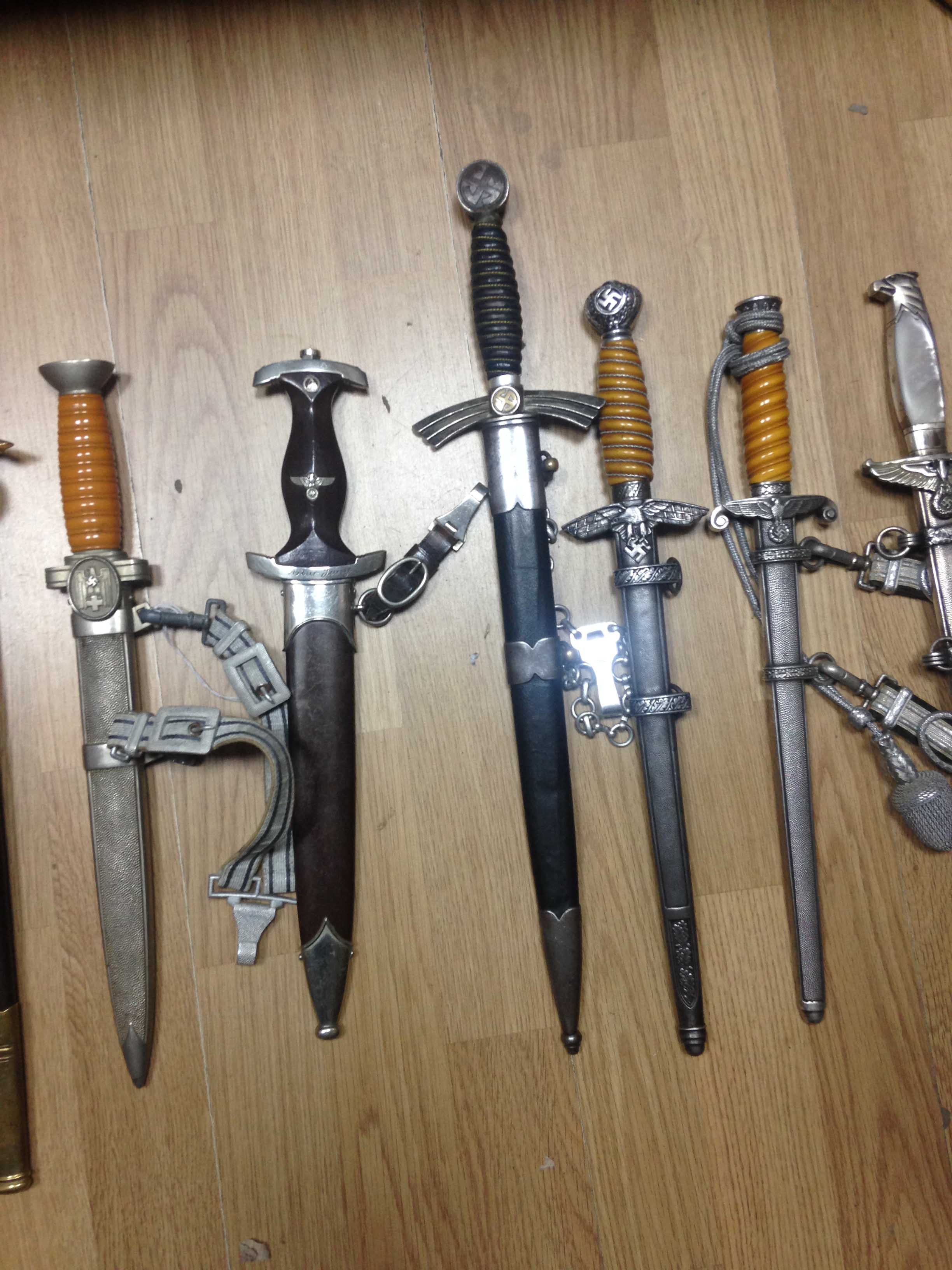 як прикрасити будинок антикваріатом