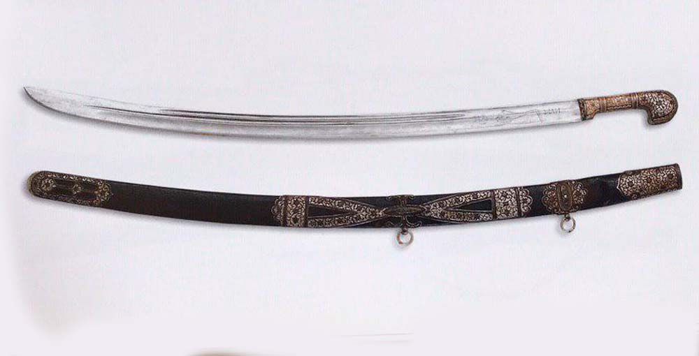 На клинке с обеих сторон клеймо "волчок" кавказской работы  с латинскими буквами. 