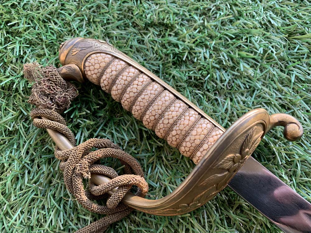 Парадная сабля офицеров японского императорского военно-морского флота образца 1914 г. (первая половина ХХ века).