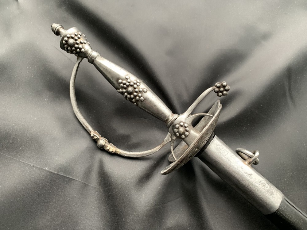 Меч носити в місті, придворний меч з діамантовим огранюванням перед Першою імперією