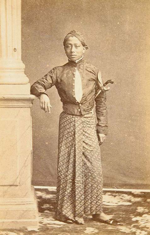 малазийский Воин с кинжалом крис