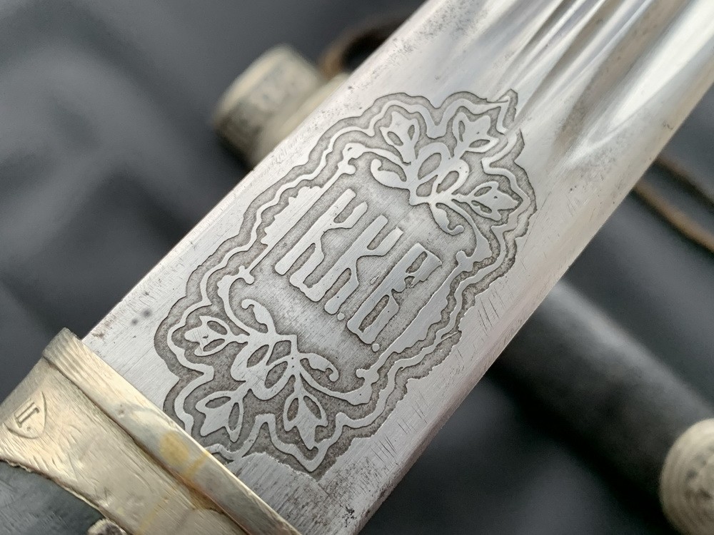 картушь кинжала ккв