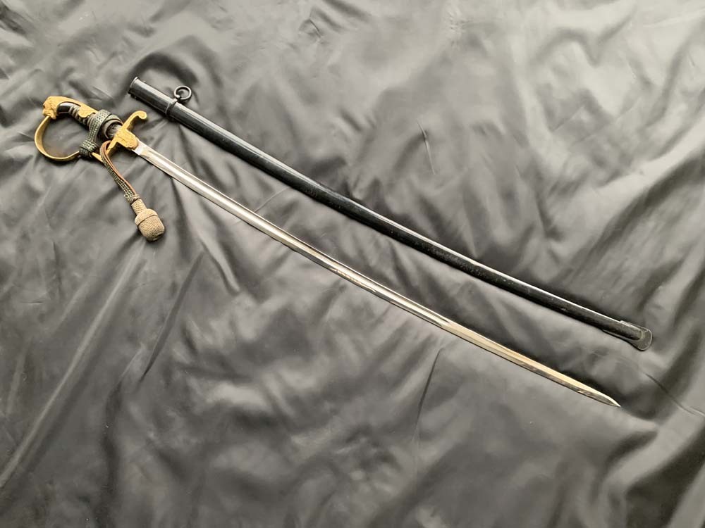 Немецкая офицерская сабля в ножнах периода 1933-1945 Третий Рейх