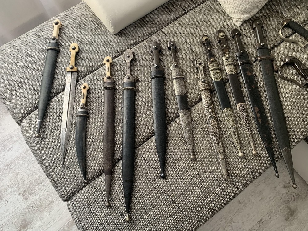 Photo review Of the Dagger Collection from a fellow collector 