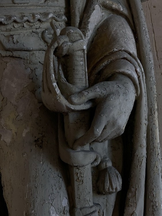 Антична статуя військового зі зброєю 