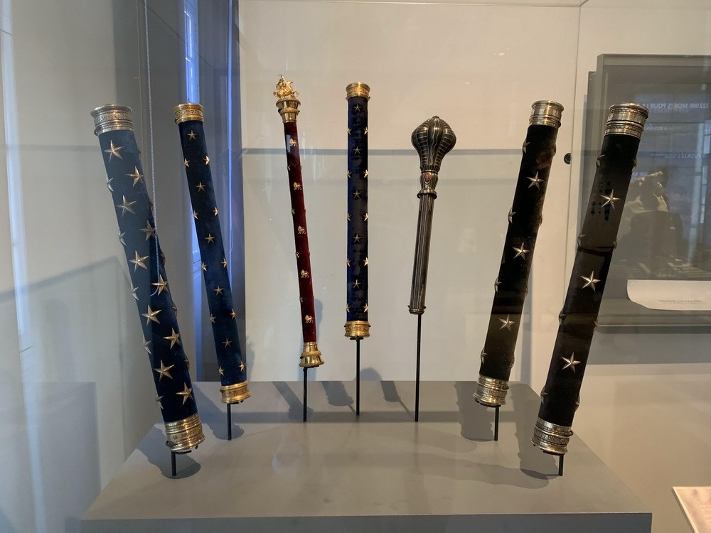 Античні булави і скіпетри