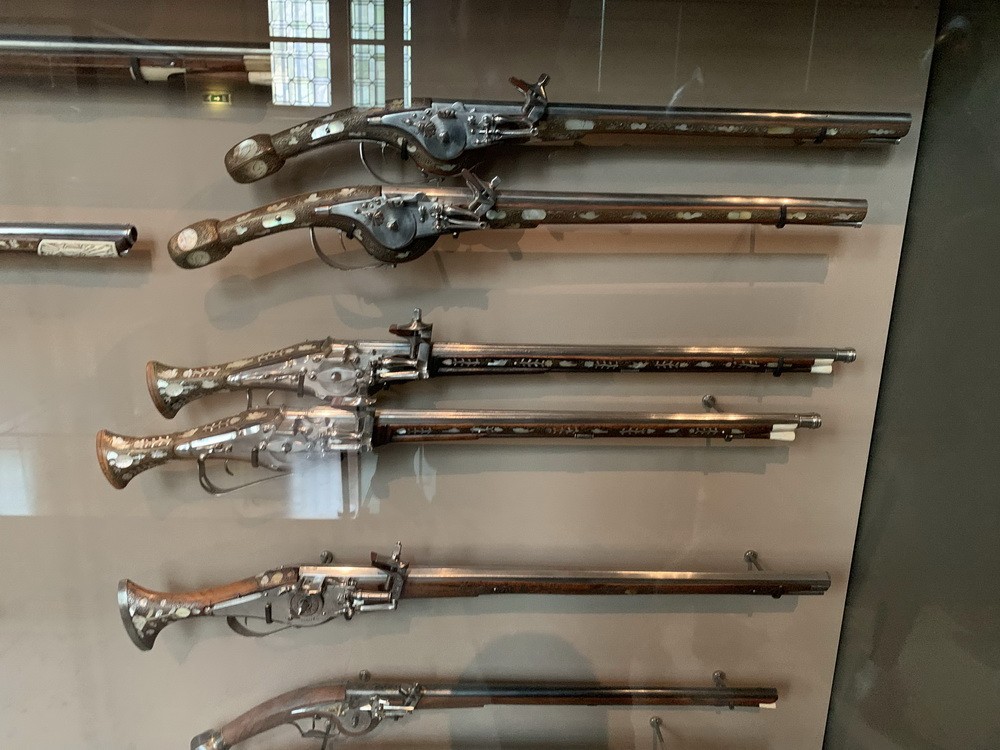 Старовинні рушниці з колоском