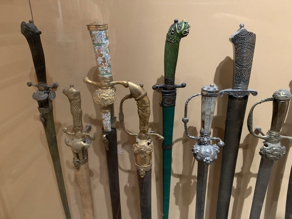 Старовинні мисливські кинджали 