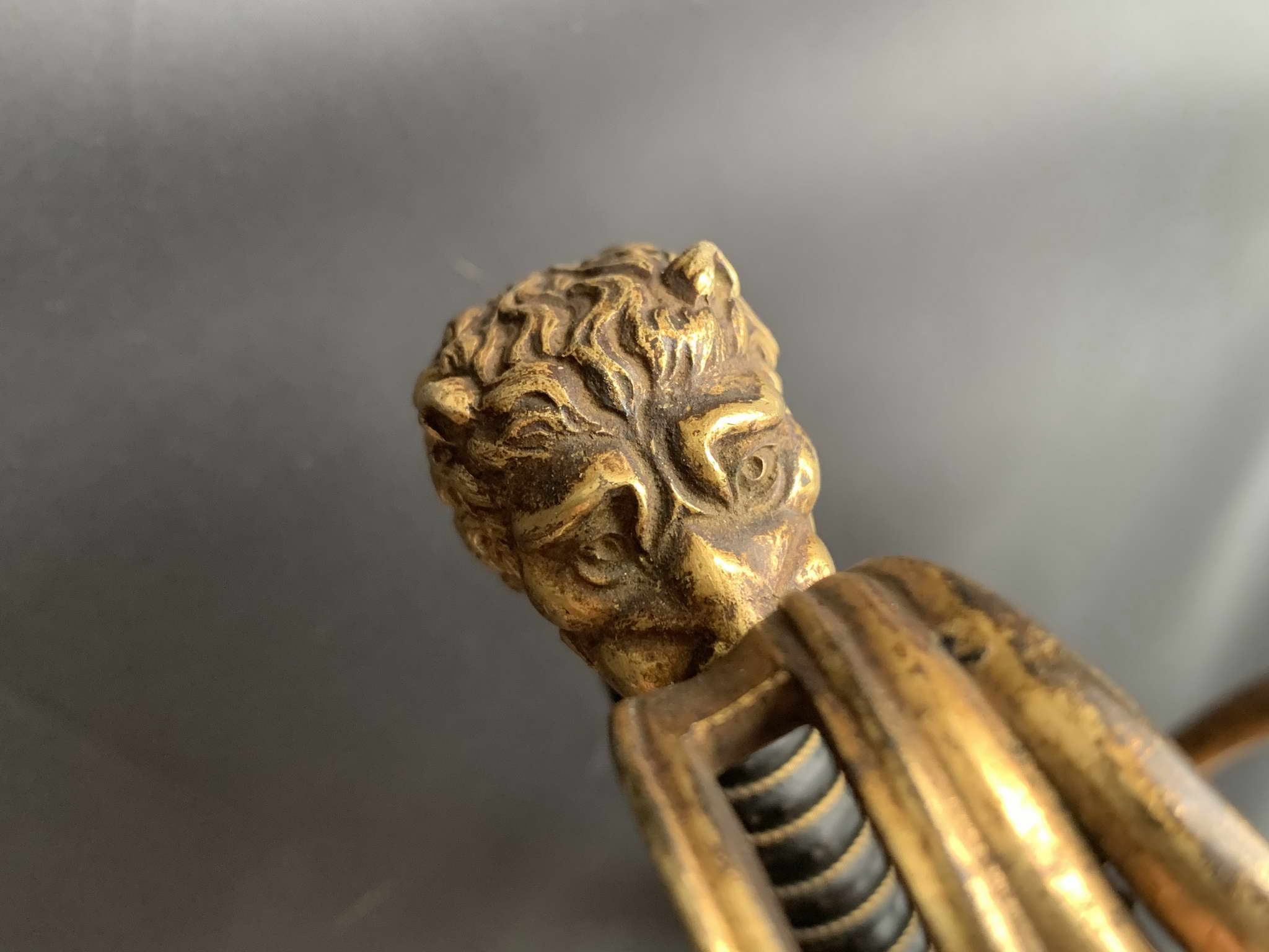 Редкая шведская морская сабля с головой льва в синении и золочении