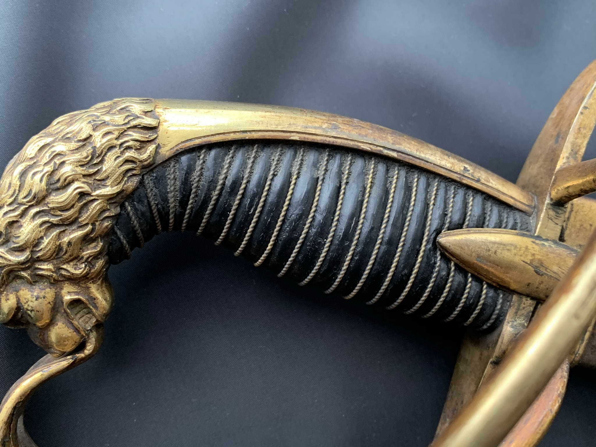 Редкая шведская морская сабля с головой льва в синении и золочении