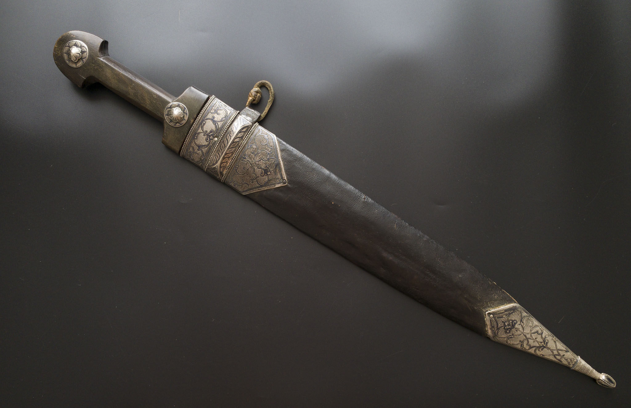 Гурийский кинжал Кама, Тифлис, мастер по серебру Егор Блюмберг 84 проба