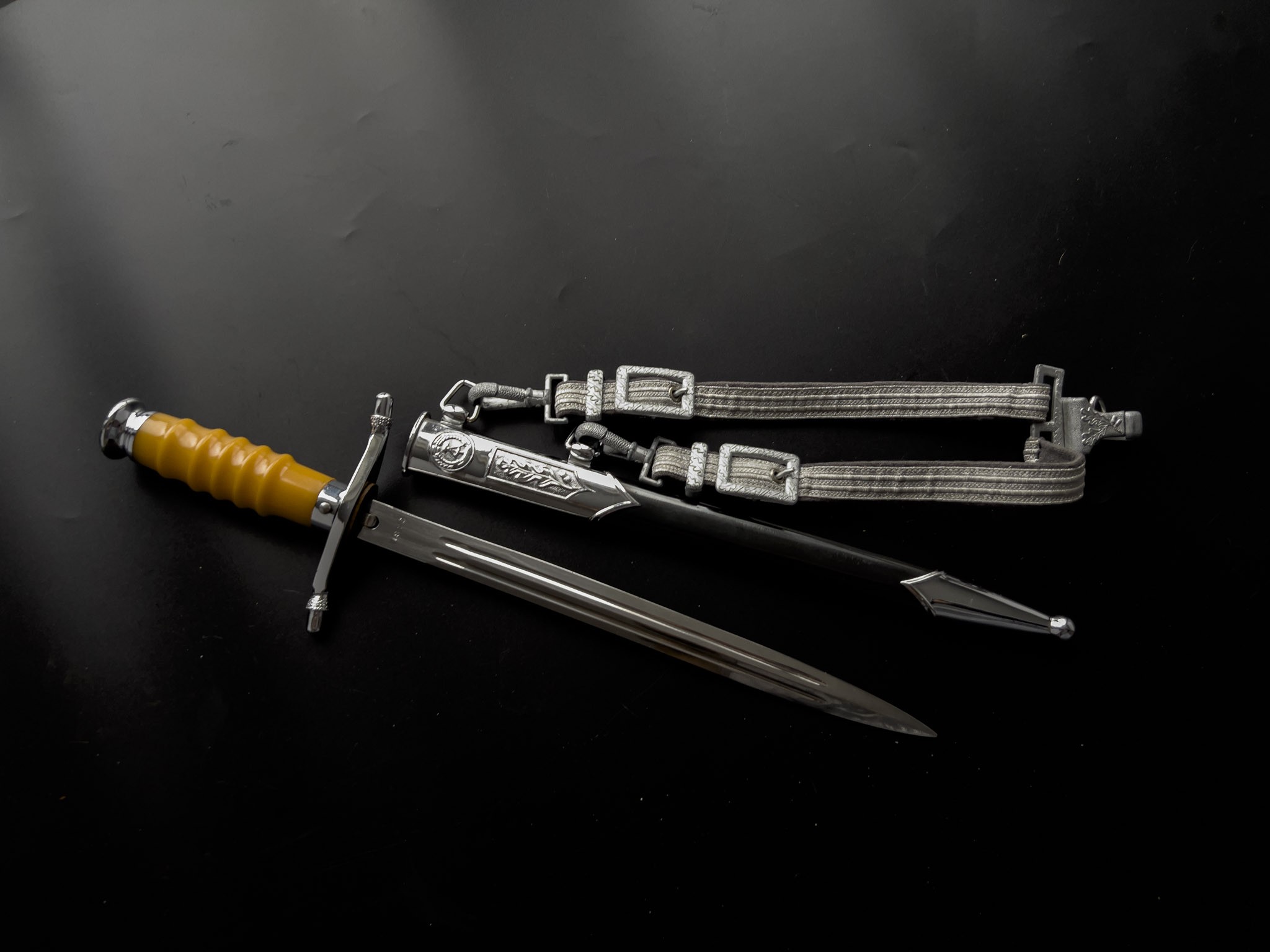 Кортик офицерский Армейский и ВВС Германской Демократической Республики ГДР обр. 1961 г.