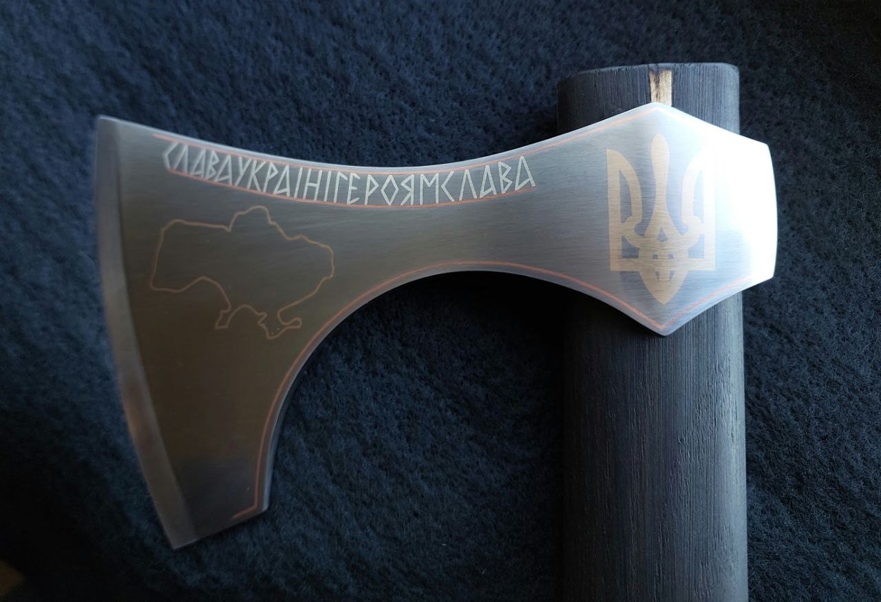 Бойова сокира скандинавського типу