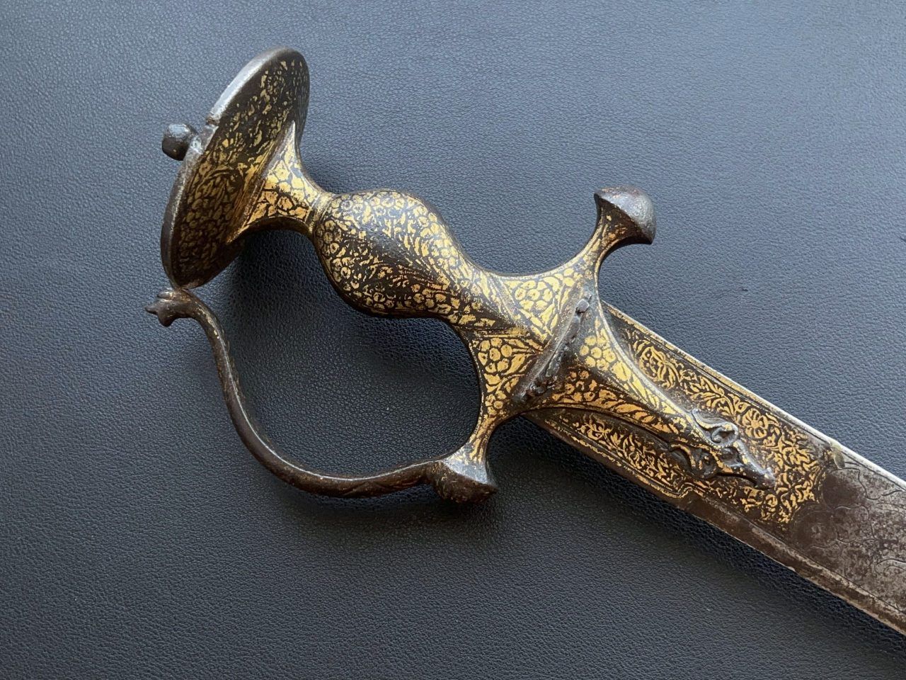 Индийский Тальвар с насечкой из золота на клинке и рукоятке, 18 век